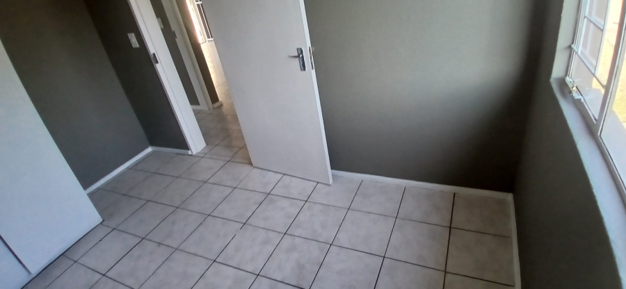 2 Bedroom Property for Sale in Vorna Valley Gauteng