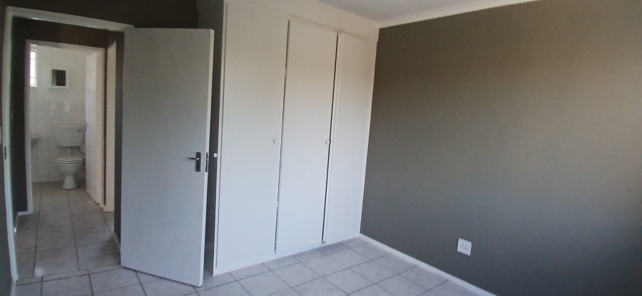 2 Bedroom Property for Sale in Vorna Valley Gauteng