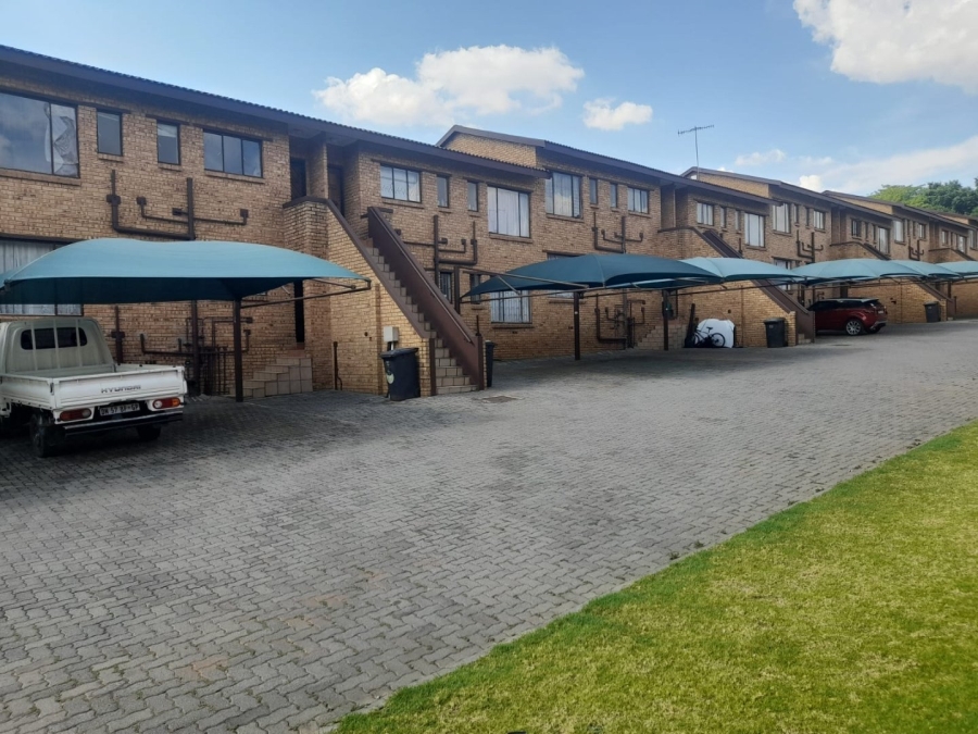 To Let 2 Bedroom Property for Rent in Meredale Gauteng