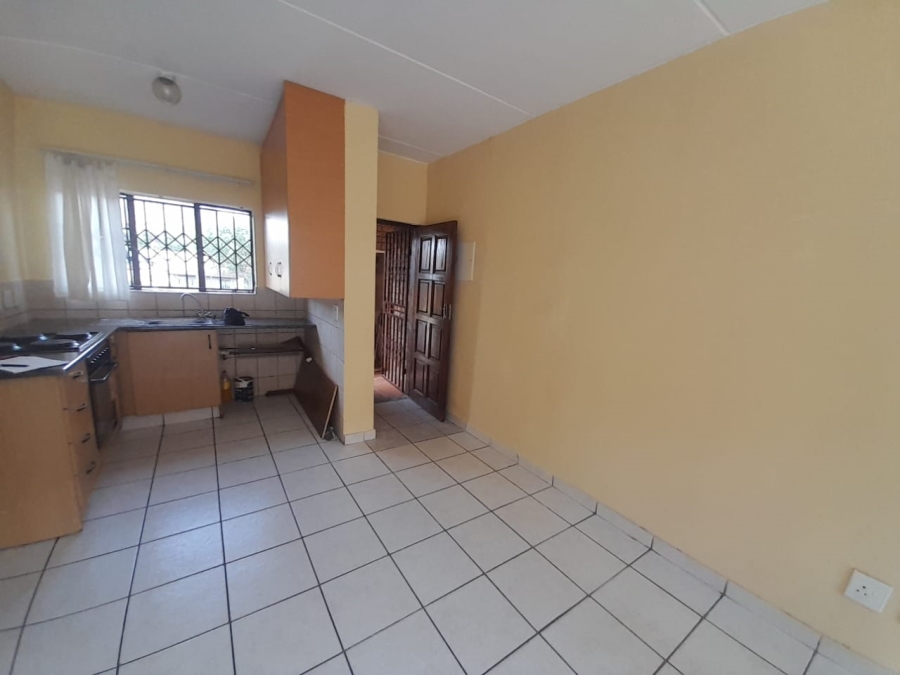 To Let 2 Bedroom Property for Rent in Meredale Gauteng