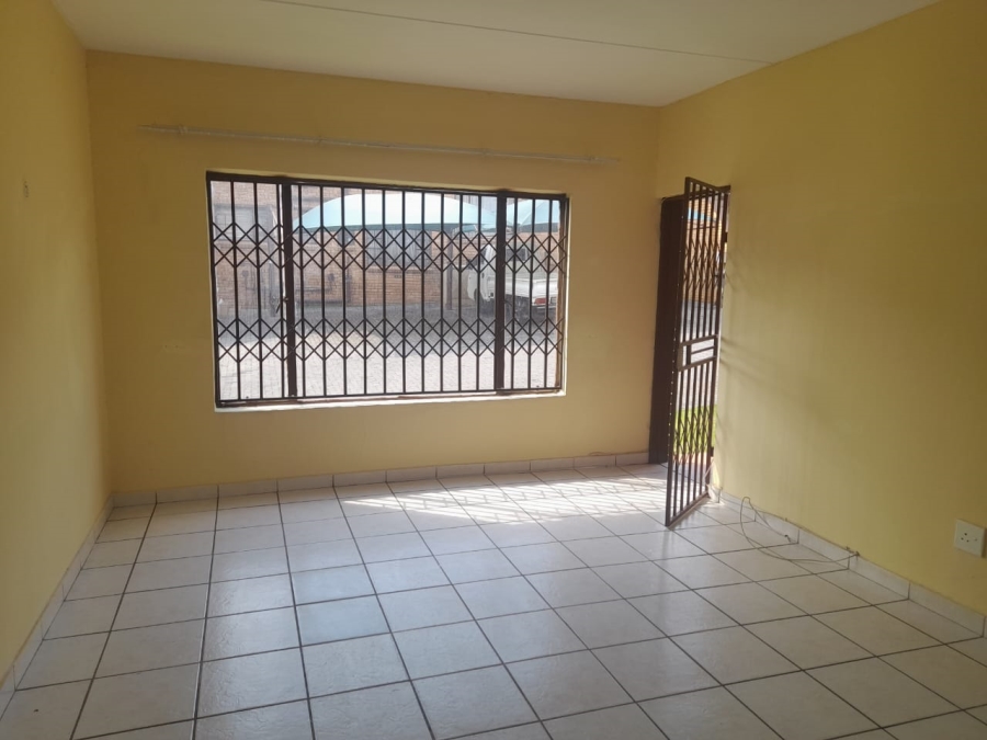 To Let 2 Bedroom Property for Rent in Meredale Gauteng