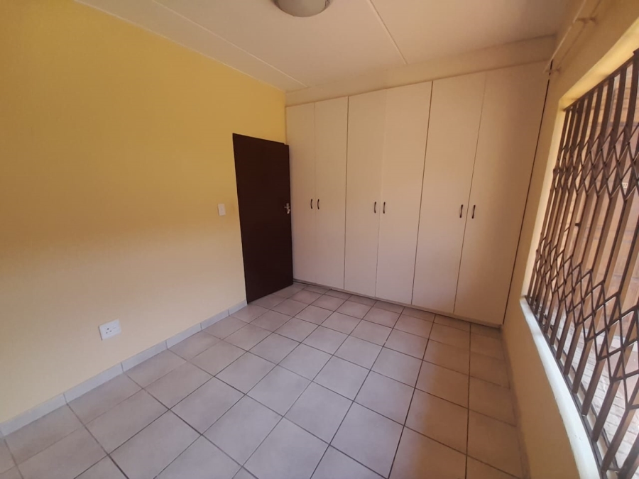 To Let 2 Bedroom Property for Rent in Meredale Gauteng