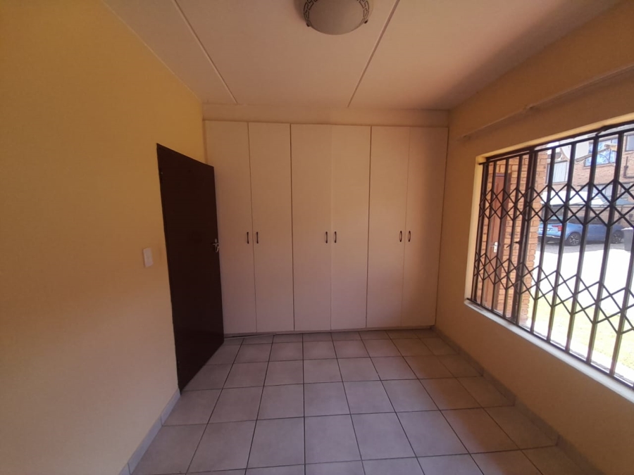 To Let 2 Bedroom Property for Rent in Meredale Gauteng