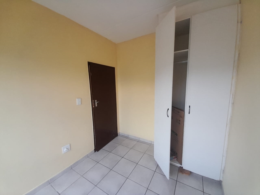 To Let 2 Bedroom Property for Rent in Meredale Gauteng