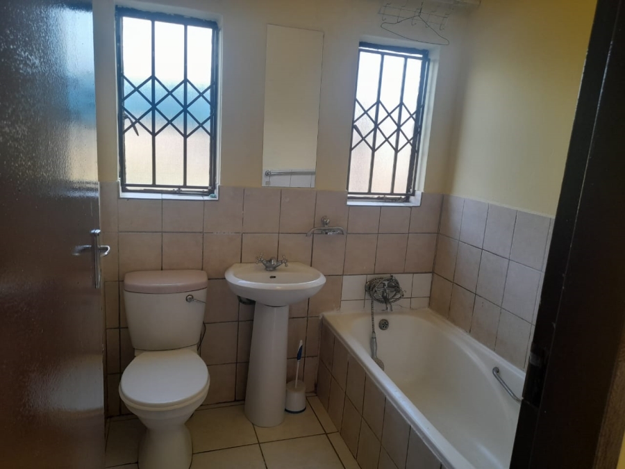 To Let 2 Bedroom Property for Rent in Meredale Gauteng