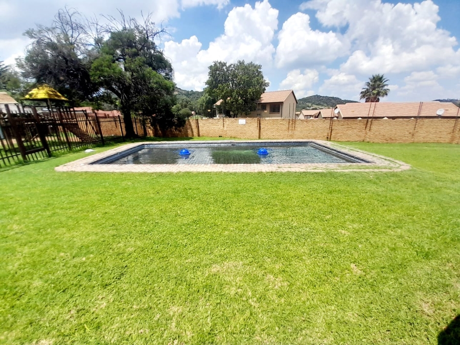 To Let 2 Bedroom Property for Rent in Meredale Gauteng