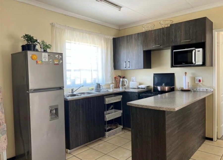 To Let  Bedroom Property for Rent in Honeypark Gauteng