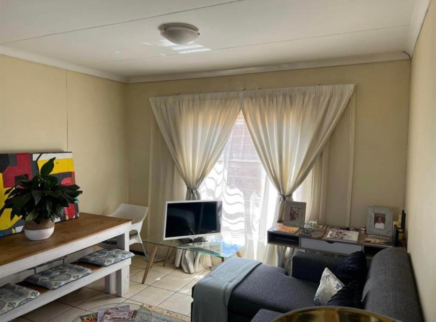 To Let  Bedroom Property for Rent in Honeypark Gauteng