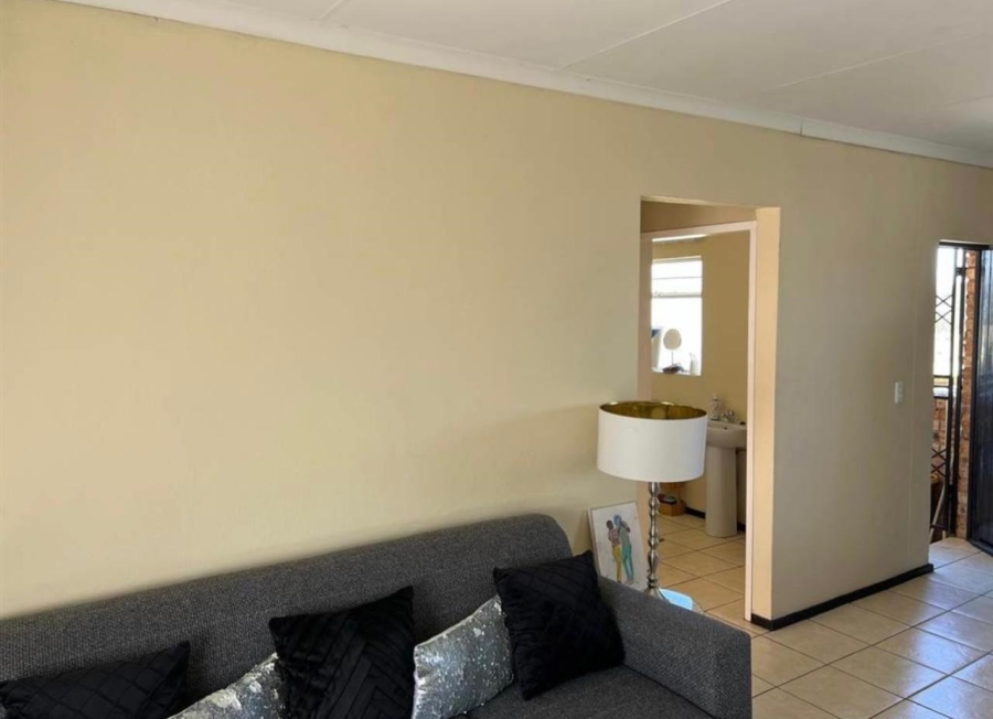 To Let  Bedroom Property for Rent in Honeypark Gauteng