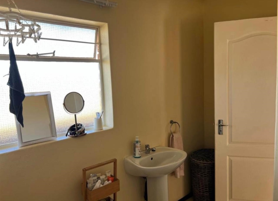 To Let  Bedroom Property for Rent in Honeypark Gauteng