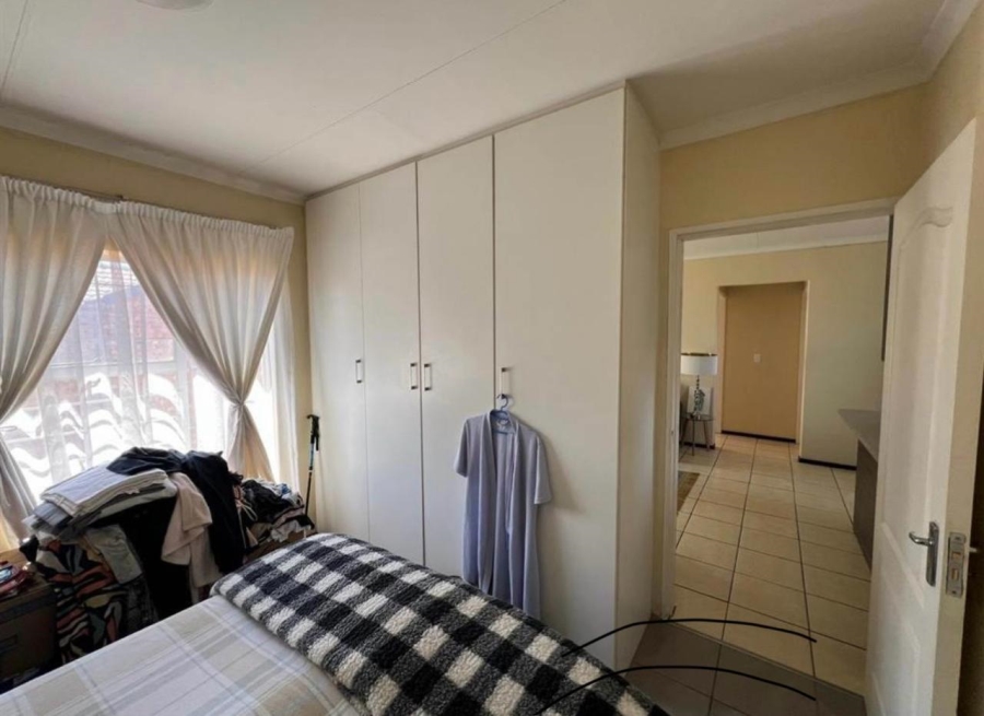 To Let  Bedroom Property for Rent in Honeypark Gauteng