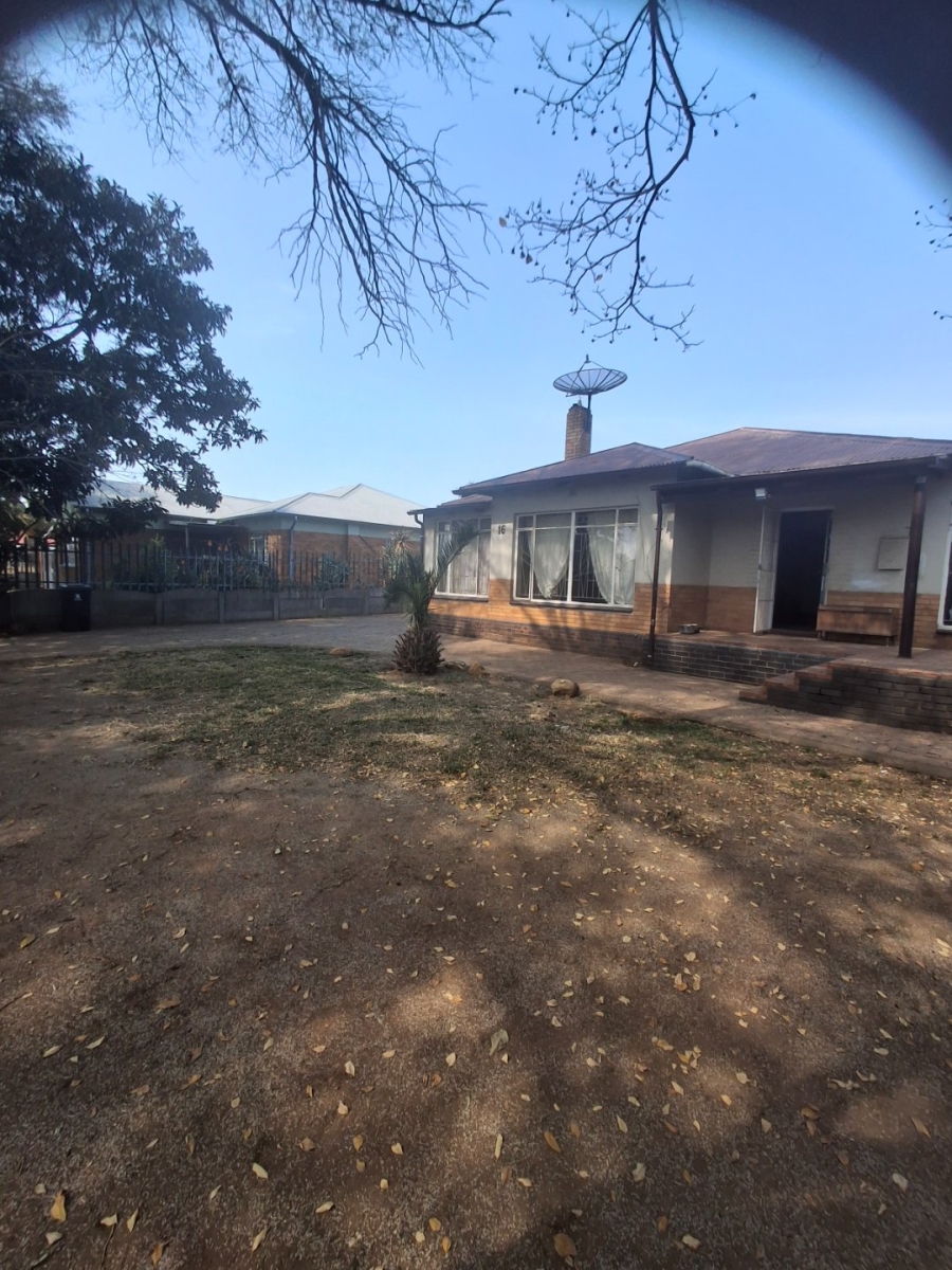 1 Bedroom Property for Sale in Paul Krugersoord Gauteng