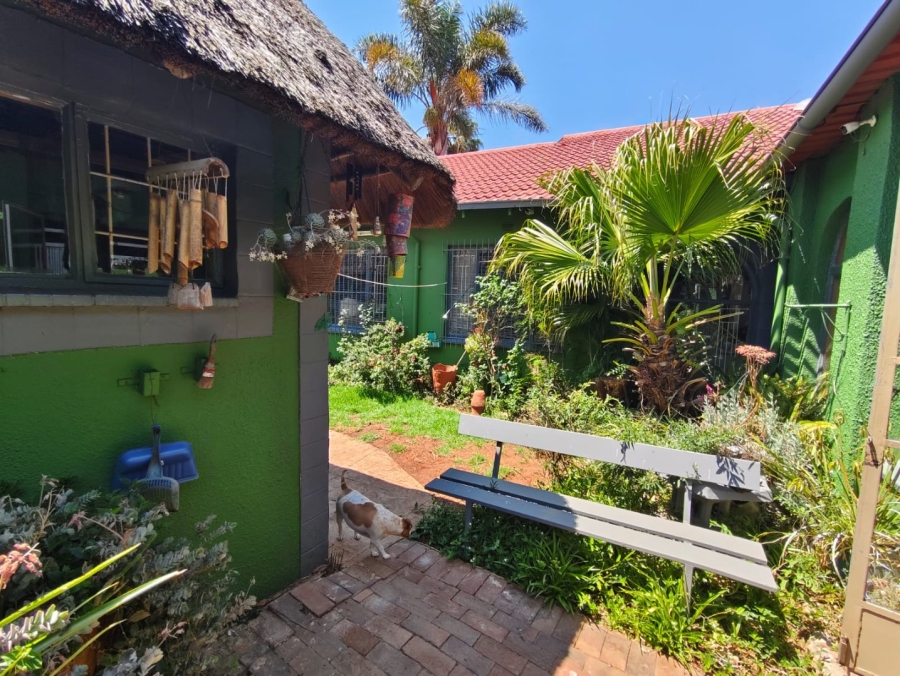 5 Bedroom Property for Sale in Rant En Dal Gauteng