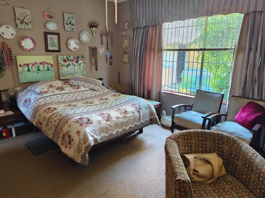 5 Bedroom Property for Sale in Rant En Dal Gauteng