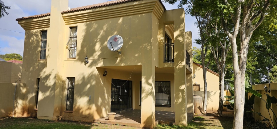 4 Bedroom Property for Sale in Nieuw Muckleneuk Gauteng