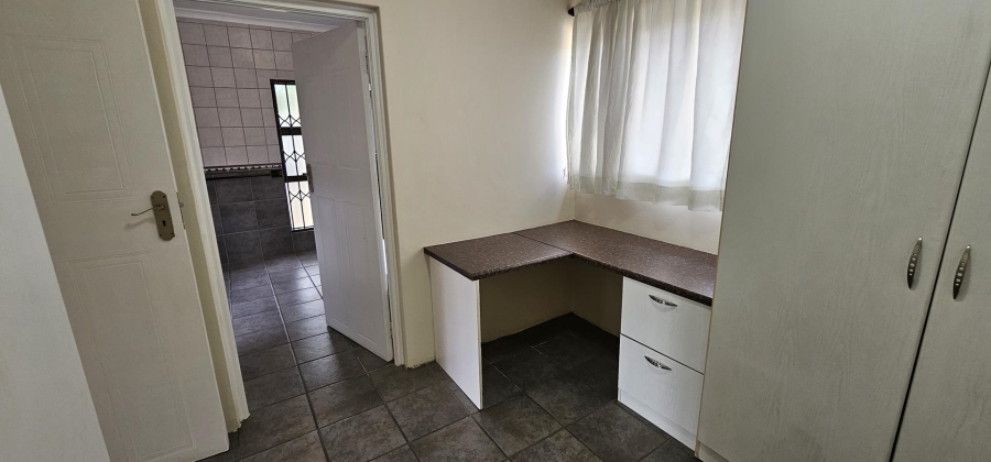 4 Bedroom Property for Sale in Nieuw Muckleneuk Gauteng