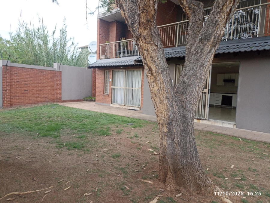 To Let 1 Bedroom Property for Rent in Sonneglans Gauteng