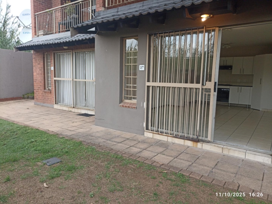 To Let 1 Bedroom Property for Rent in Sonneglans Gauteng