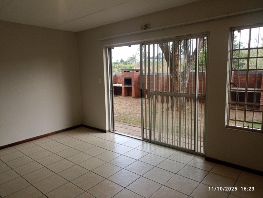 To Let 1 Bedroom Property for Rent in Sonneglans Gauteng