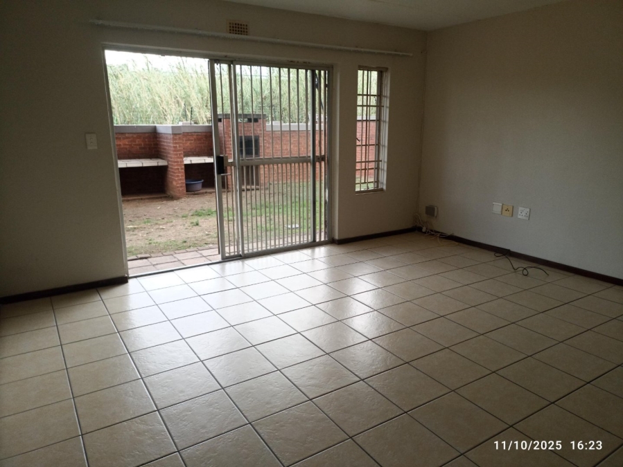 To Let 1 Bedroom Property for Rent in Sonneglans Gauteng