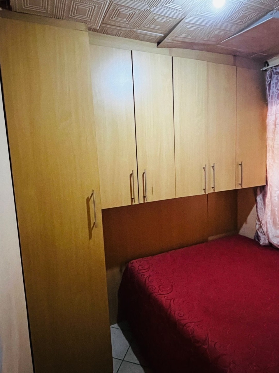 4 Bedroom Property for Sale in Clayville Industria Gauteng