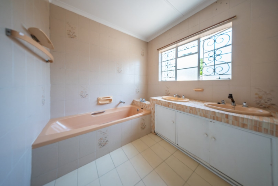 To Let 1 Bedroom Property for Rent in Edenvale Central Gauteng