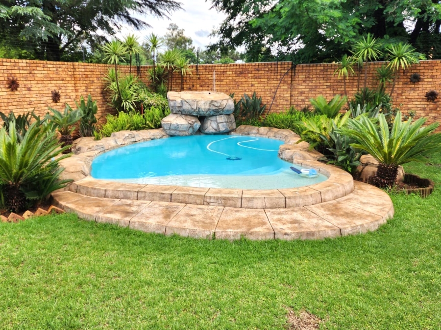 Bedroom Property for Sale in Grootvaly Gauteng