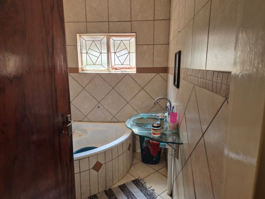 To Let 3 Bedroom Property for Rent in Silverton Gauteng
