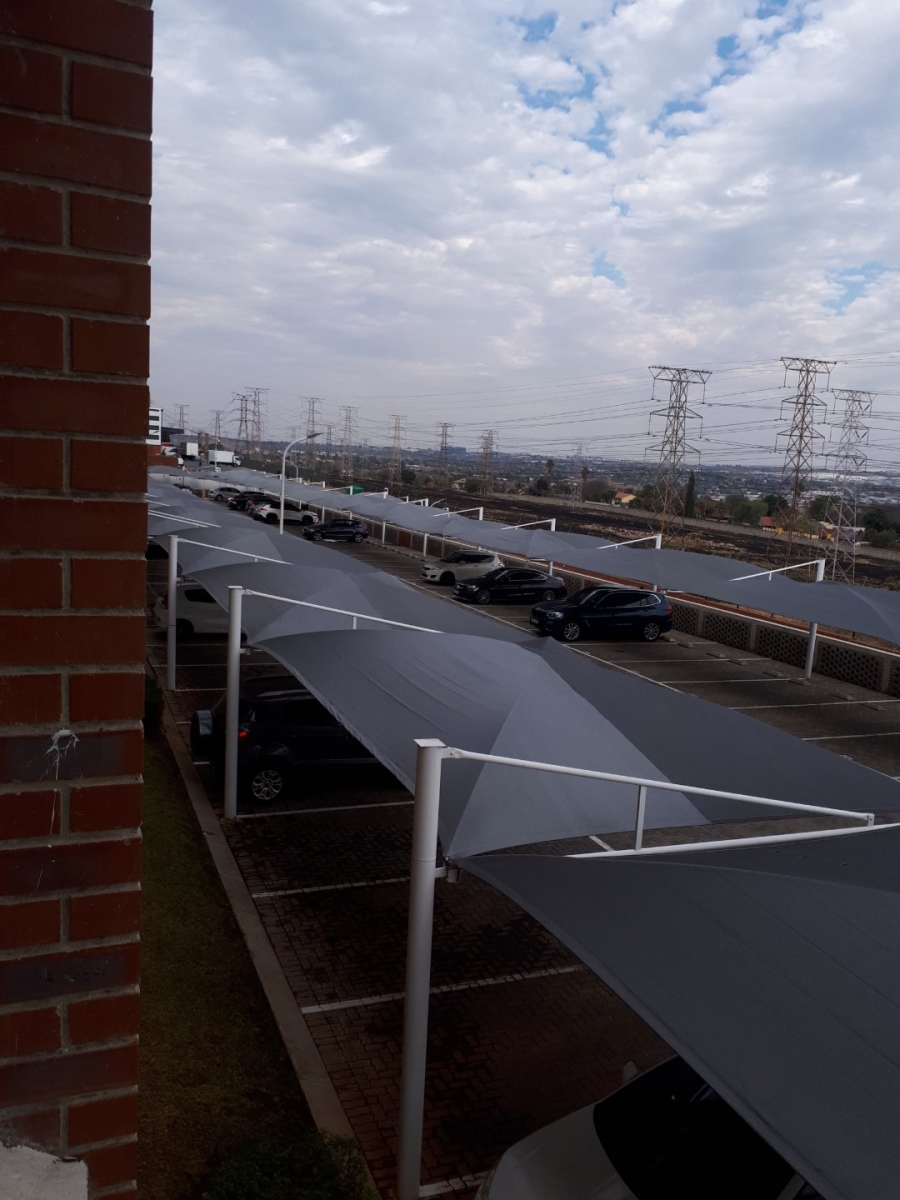 2 Bedroom Property for Sale in Greenstone Hill Gauteng