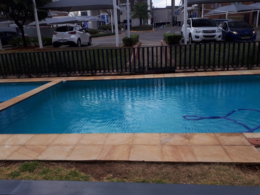 2 Bedroom Property for Sale in Greenstone Hill Gauteng