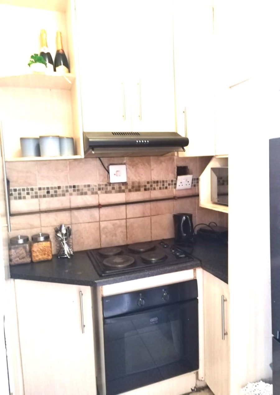 2 Bedroom Property for Sale in Muckleneuk Gauteng