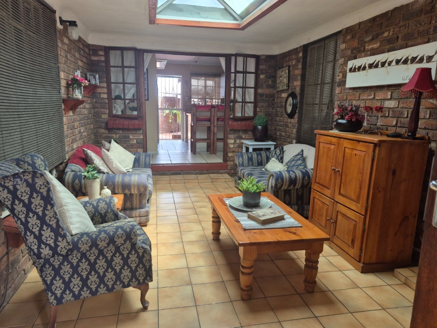 3 Bedroom Property for Sale in Zwartkop Gauteng