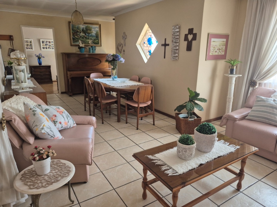 3 Bedroom Property for Sale in Zwartkop Gauteng