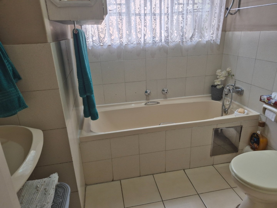 3 Bedroom Property for Sale in Zwartkop Gauteng