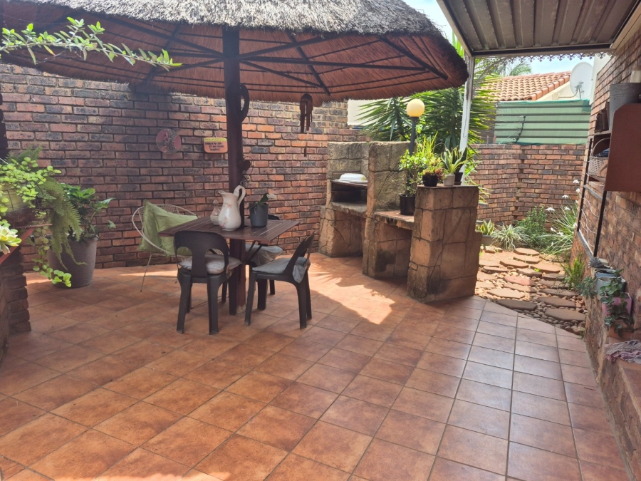 3 Bedroom Property for Sale in Zwartkop Gauteng