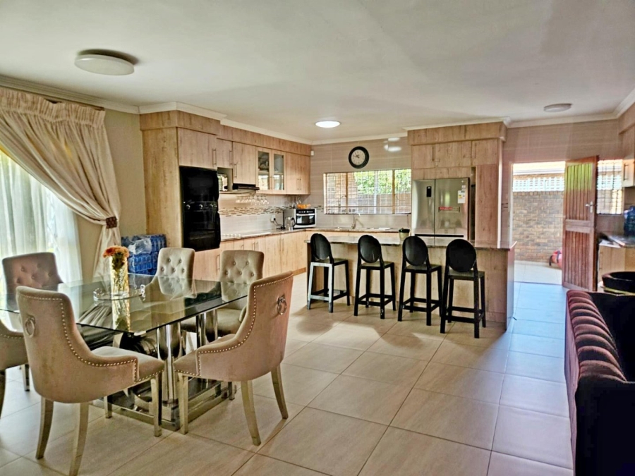 3 Bedroom Property for Sale in Birchleigh North Gauteng