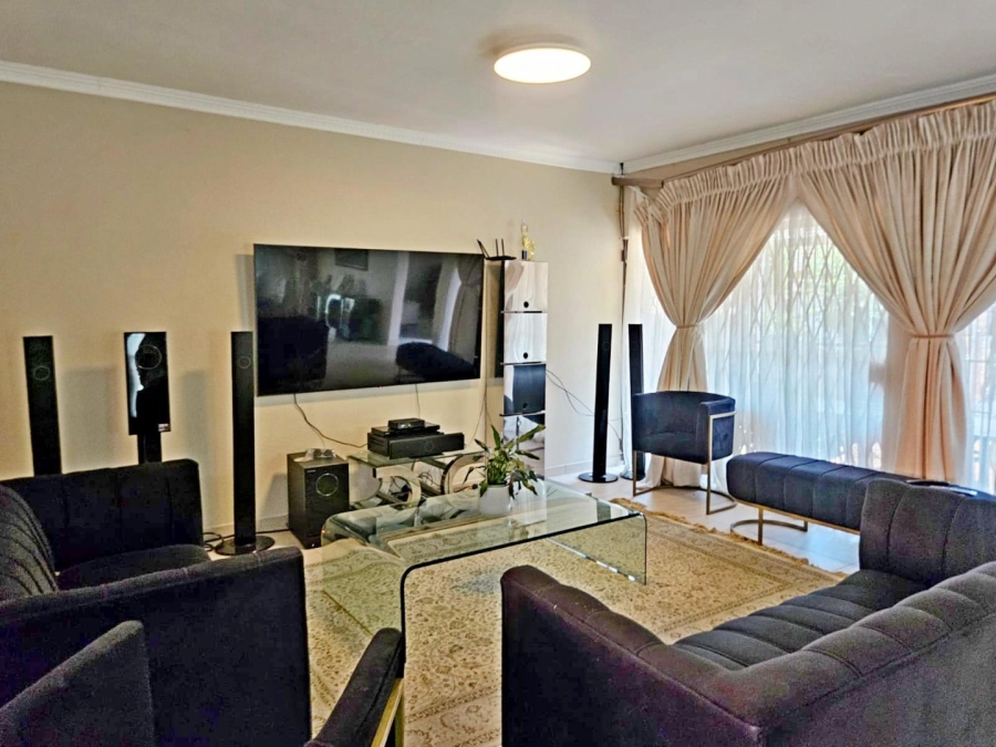 3 Bedroom Property for Sale in Birchleigh North Gauteng