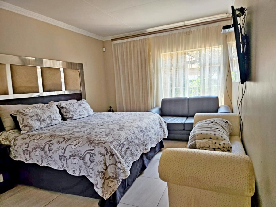 3 Bedroom Property for Sale in Birchleigh North Gauteng