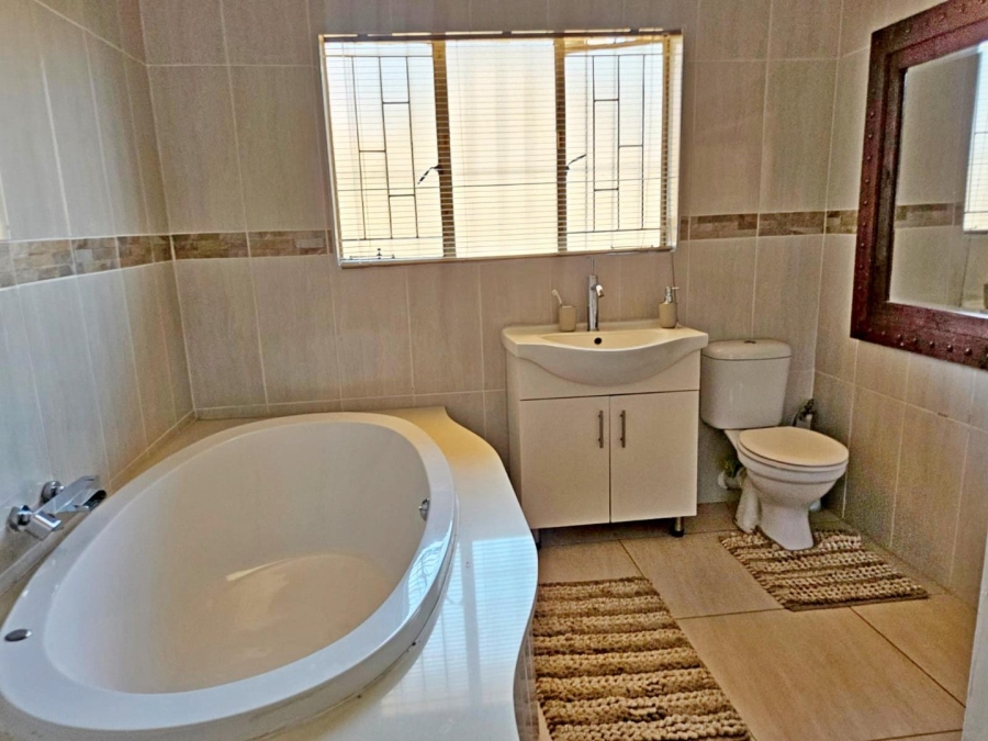 3 Bedroom Property for Sale in Birchleigh North Gauteng