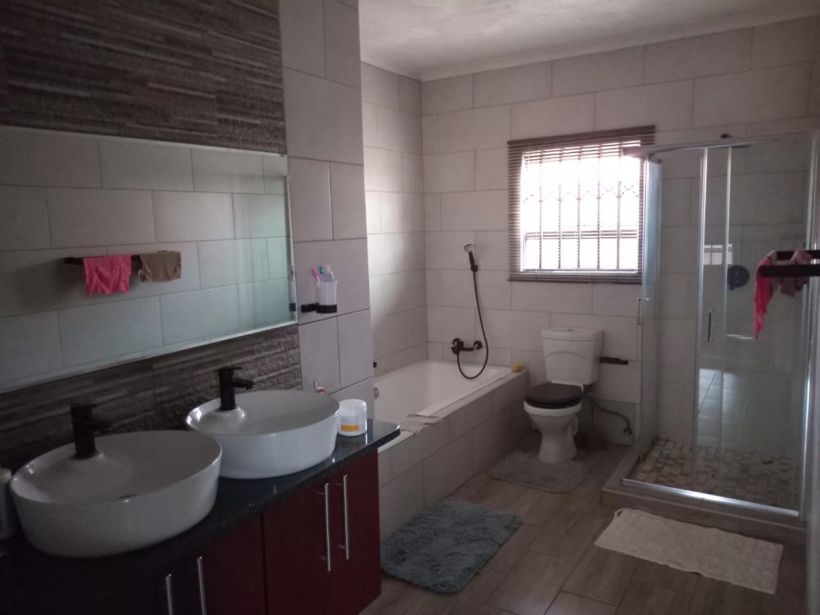 3 Bedroom Property for Sale in Vosloorus Ext 25 Gauteng