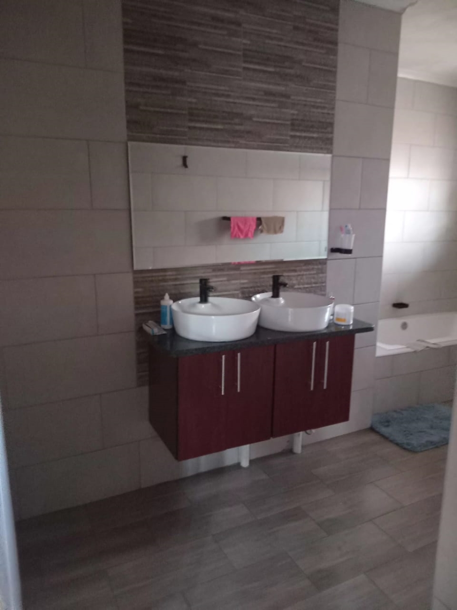 3 Bedroom Property for Sale in Vosloorus Ext 25 Gauteng