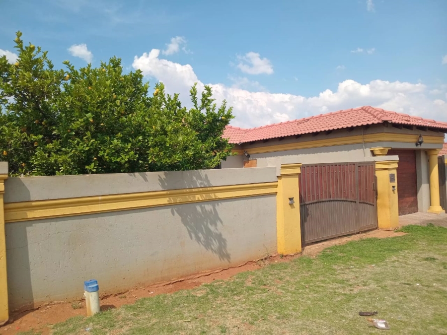 3 Bedroom Property for Sale in Vosloorus Ext 25 Gauteng