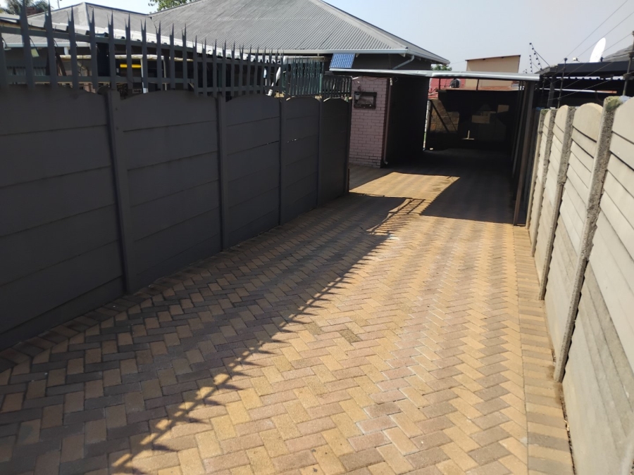 4 Bedroom Property for Sale in Gerdview Gauteng