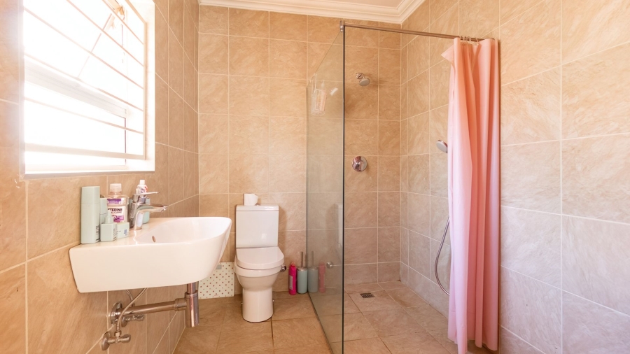 4 Bedroom Property for Sale in Lenasia South Gauteng