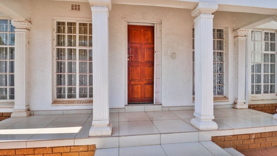 4 Bedroom Property for Sale in Lenasia South Gauteng