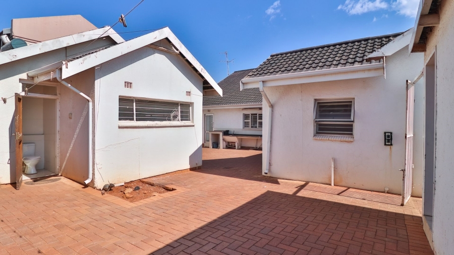 4 Bedroom Property for Sale in Lenasia South Gauteng