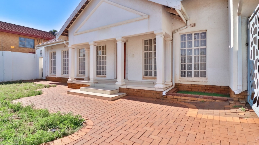 4 Bedroom Property for Sale in Lenasia South Gauteng