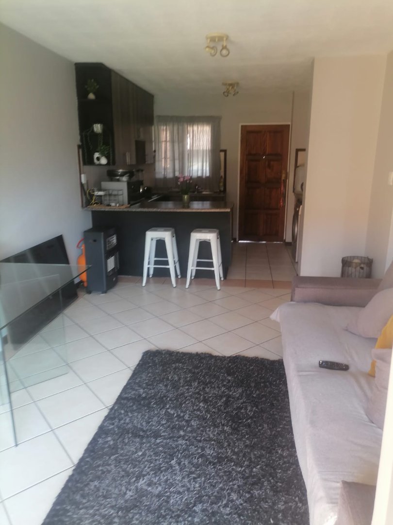 To Let  Bedroom Property for Rent in Mooikloof Ridge Gauteng