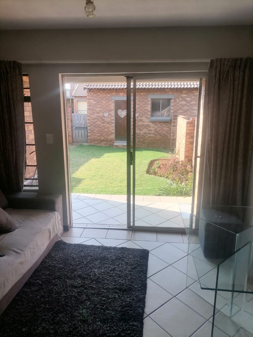 To Let  Bedroom Property for Rent in Mooikloof Ridge Gauteng