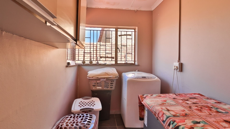 4 Bedroom Property for Sale in Lenasia South Gauteng